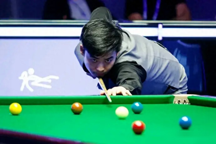 而是被人牵 而是被人牵